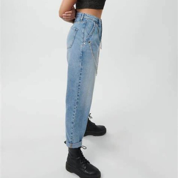 2/$20🛍Garage Blue Wash High-Rise Mom Denim Jeans - Picture 1 of 13